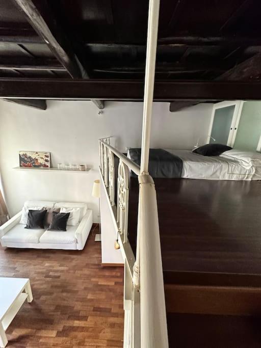 Tata Monti Apartment *